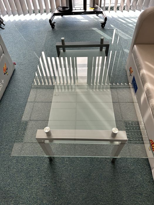 Ława szklana dwupoziomowa, 135 x 75 cm, wysokość 50 cm (JYSK)