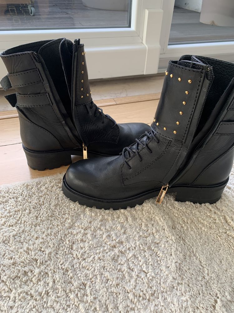 Botas pretas / ankle boots