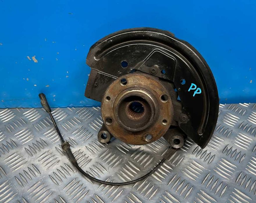 Поворотний кулак Renault Logan Sandero Dokker Lodgy Express 400148715R