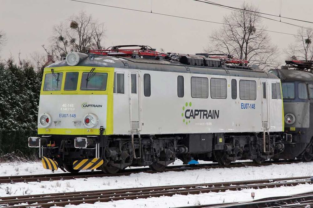 Lokomotywa Elektrowóz EU07 Captrain H0 ,Piko 96376. Nowa.