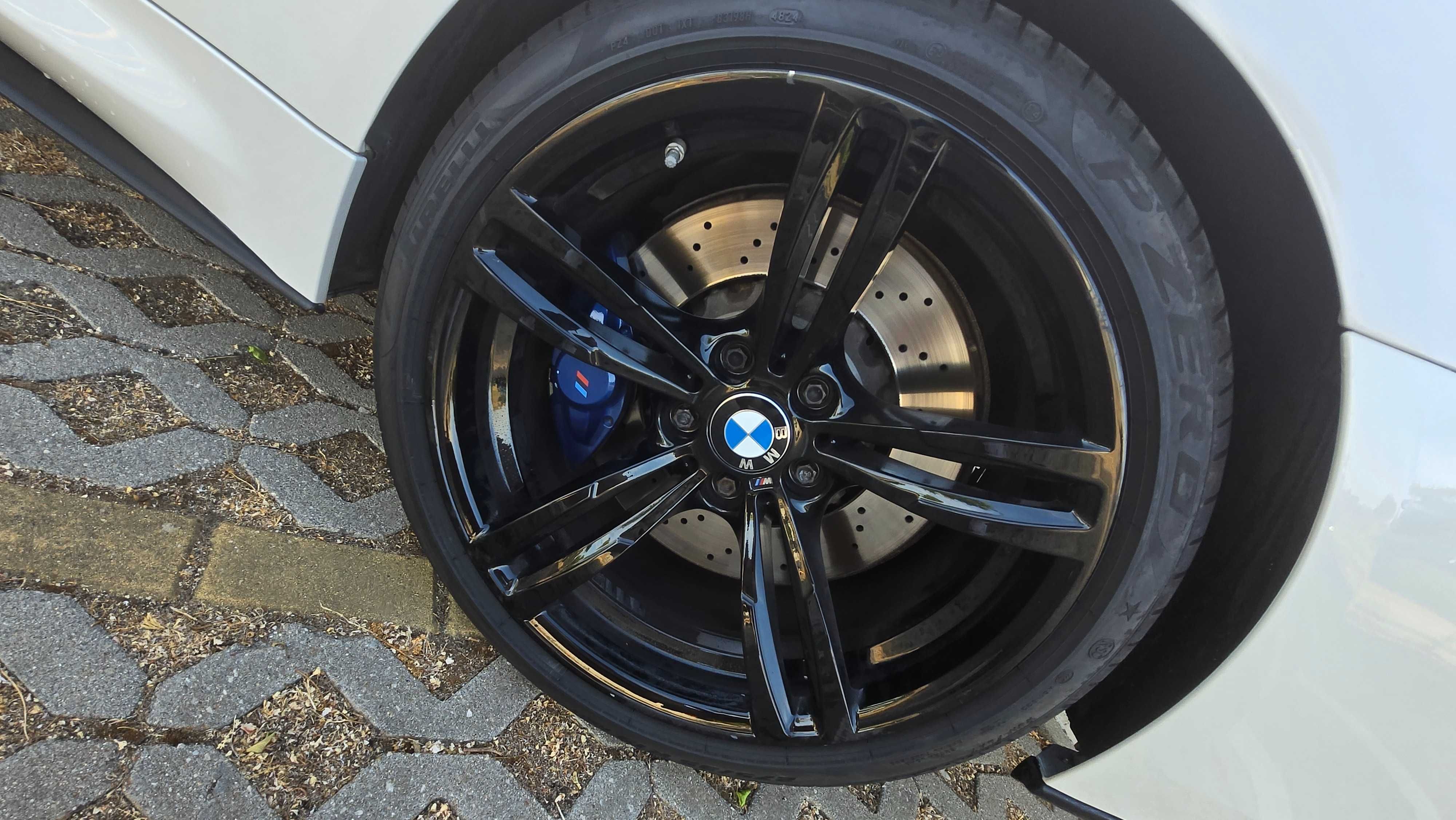 BMW M4 aceito retoma
