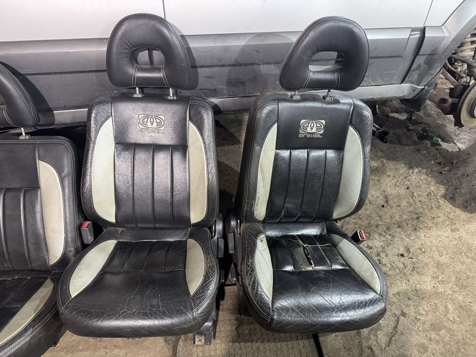 Сидіння салон Mitsubishi L200 Animal