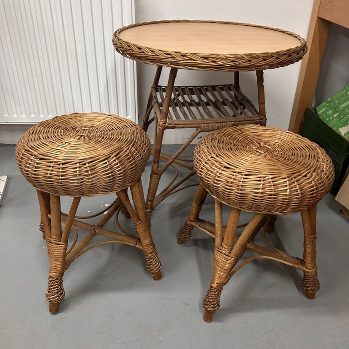 Zataw rattanowy; stolik i 2 krzesla 100% rattan