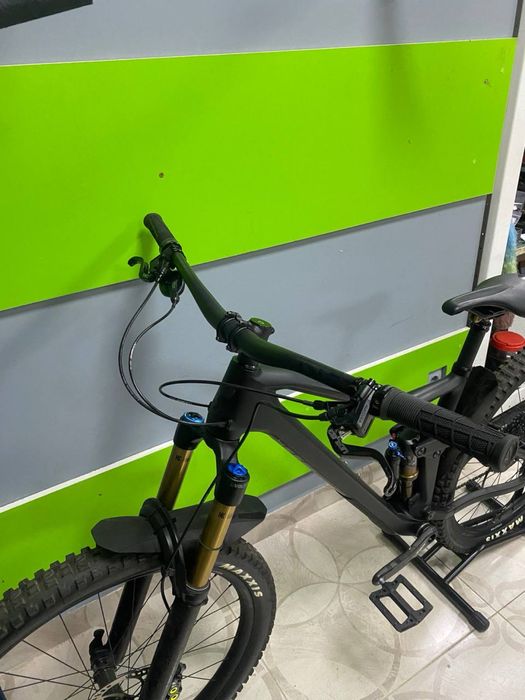 Cube stereo carbon