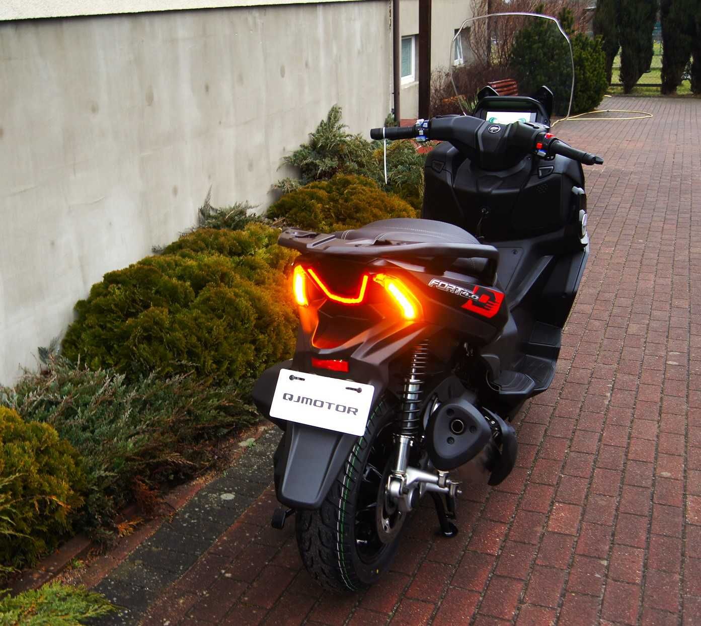Qjmotor FORT 350 ABS bez kluczykowy 34 kM  e.szyba  Panel TFT