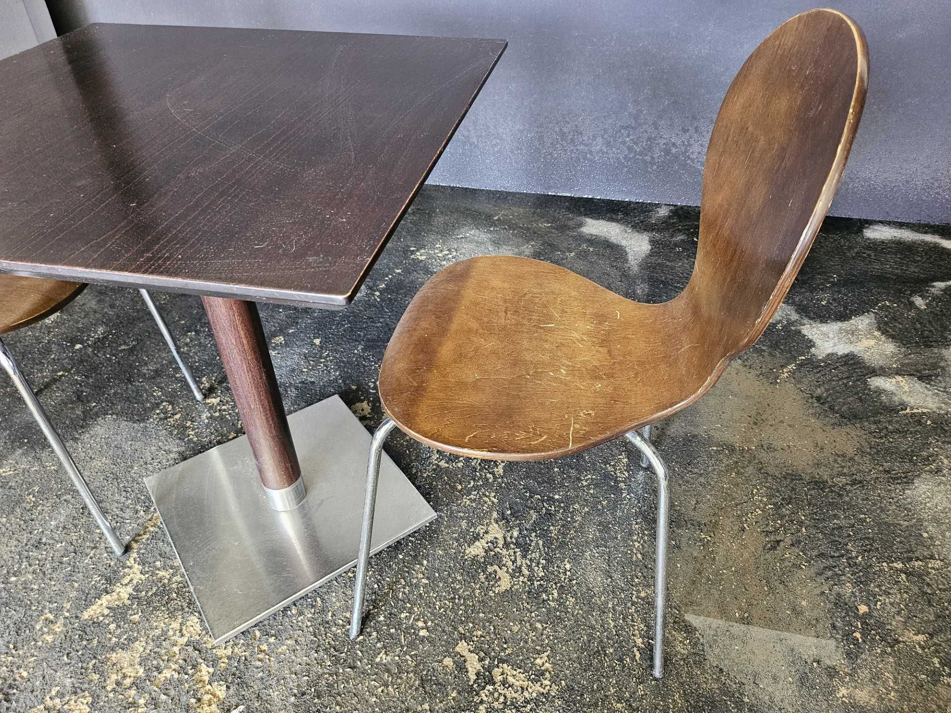 Conjunto mesa e cadeiras para café/restaurante