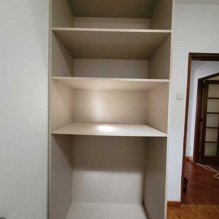 Armário cinza reforçado