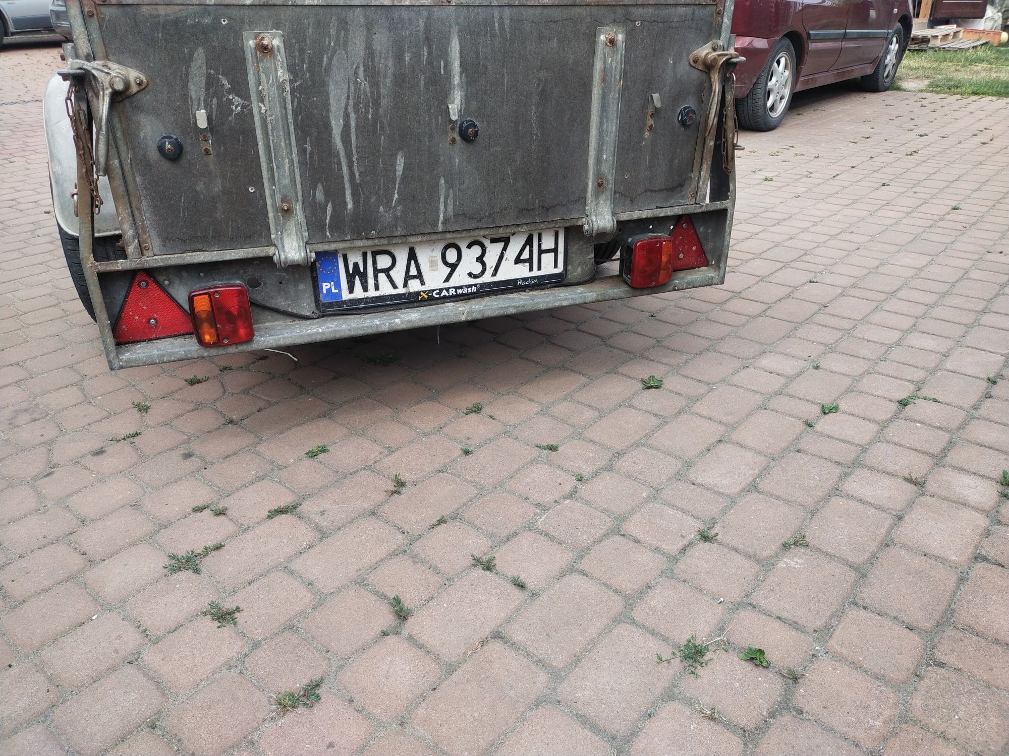 Przyczepka samochodowa zarejestrowana