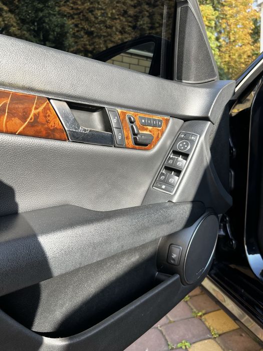 Mercedes-Benz c300 (AMG обвіс) 4х4