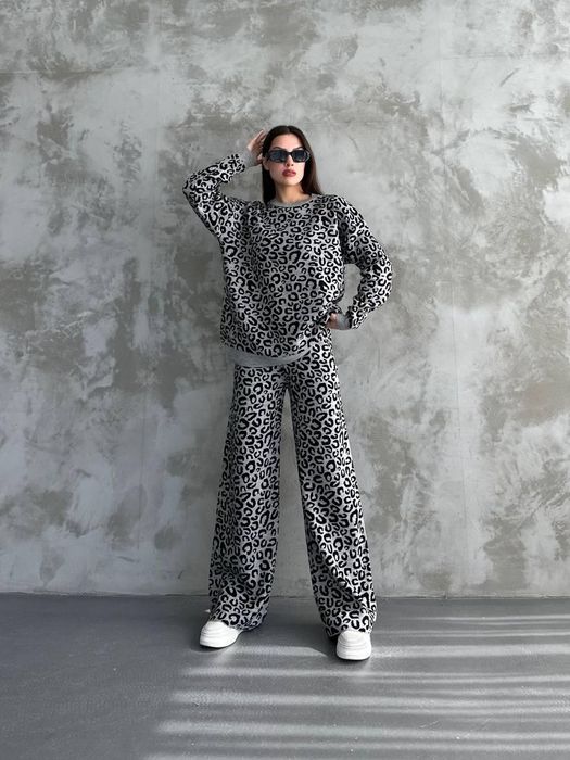 Бомбезний трикотажний костюм