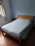 Cama casal + mesa cabeceira