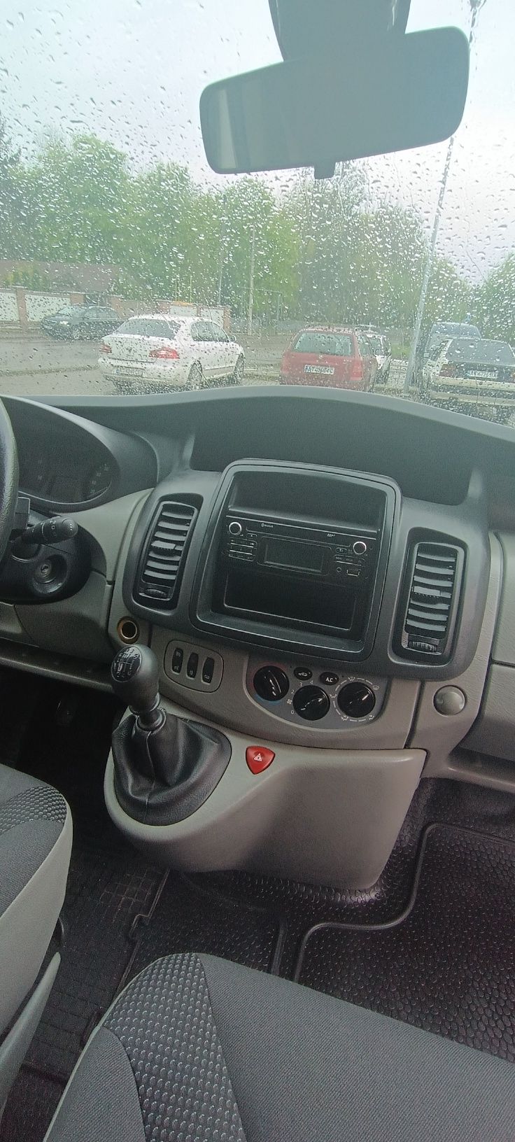 Продам OPEL VIVARO 2014