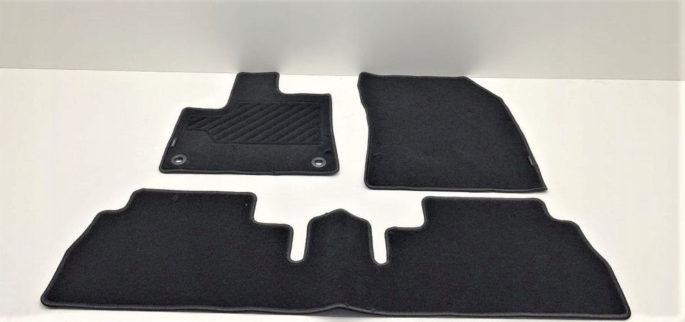 DYWANIKI WELUROWE OPEL COMBO E KOMPLET