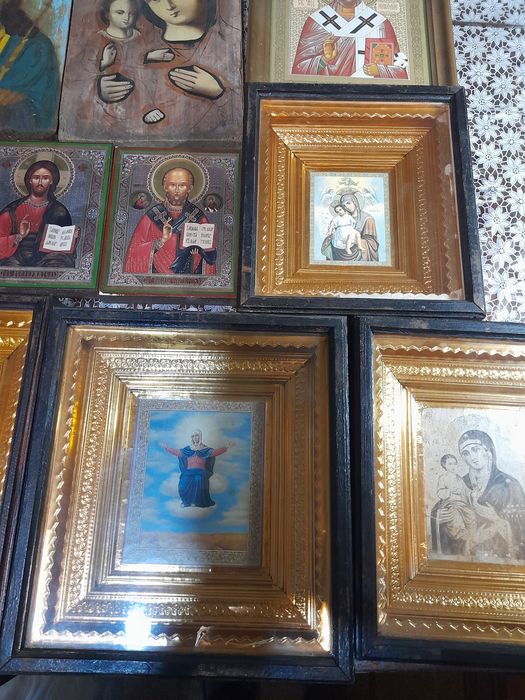 Иконы недорого в киотах и на дереве