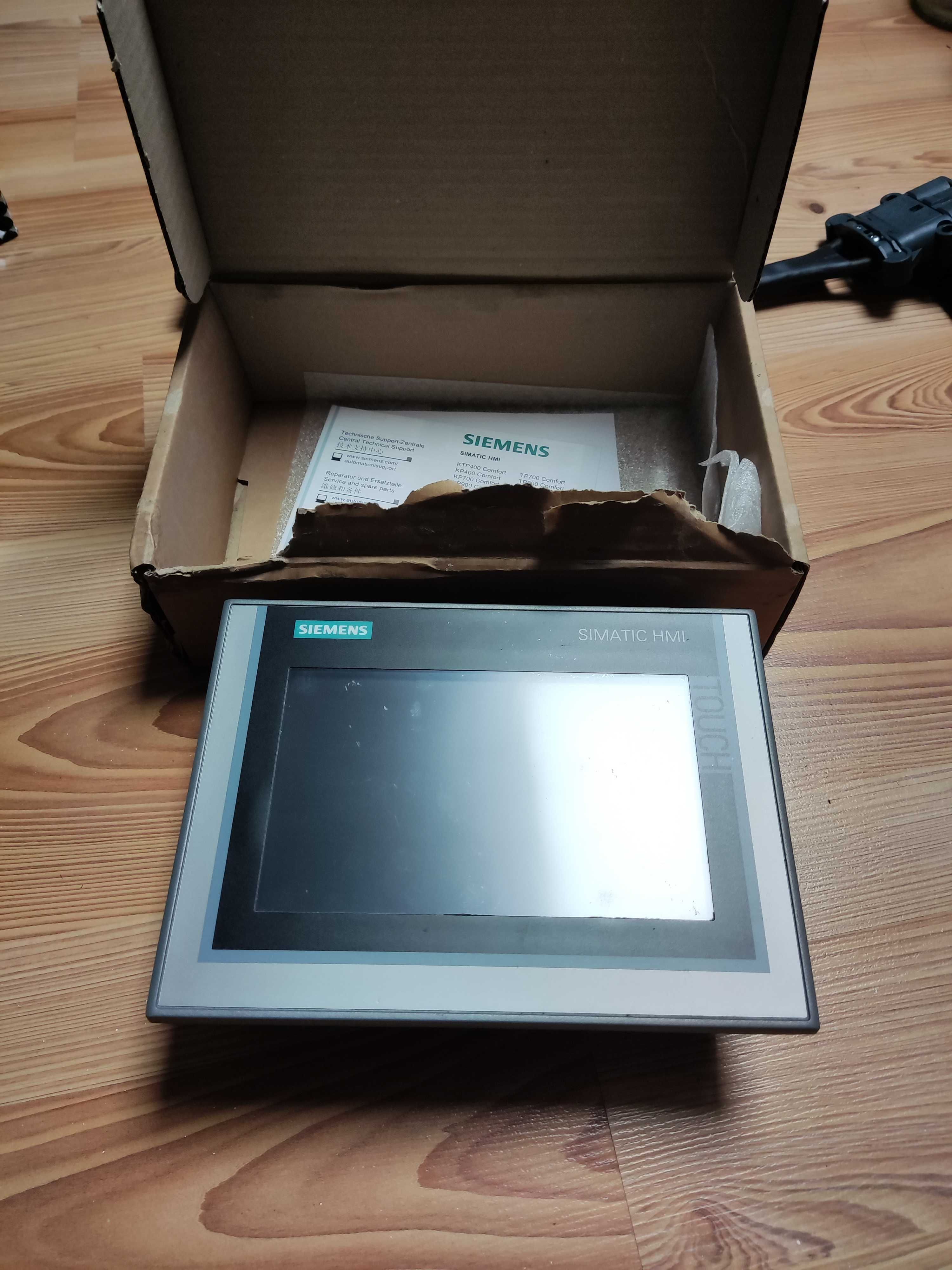 Panel operatorski Siemens Simatic 6AV2 124-0GC01-0AX0, TP700 Comfort