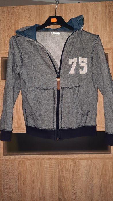 Bluza rozpinana z kapturem