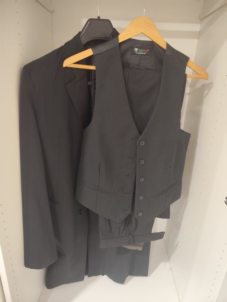Traje académico masculino