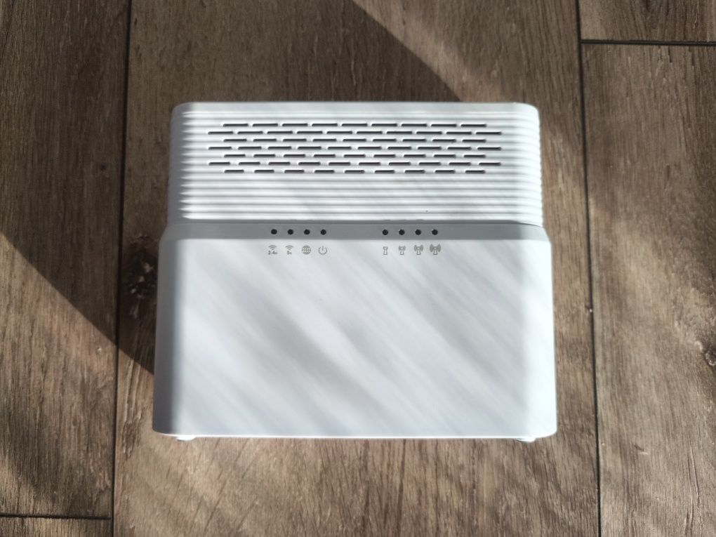 Router bezprzewodowy z anteną ZTE MF258