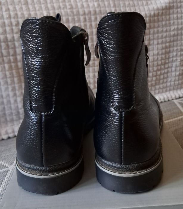 Ботинки кожаные черные