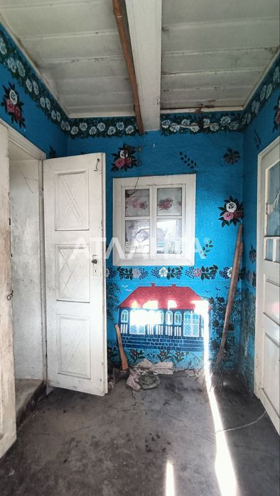 Будинок з ділянкою  50 сотих і новим фундаментом