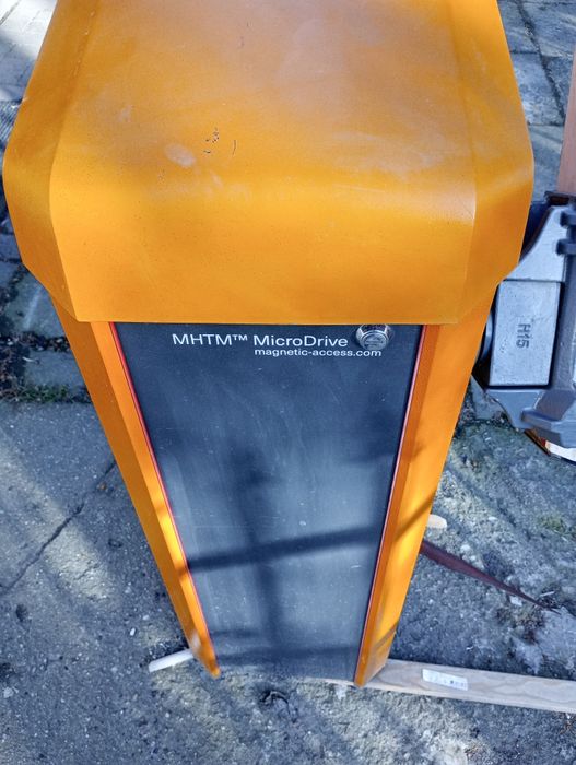 Szlaban wjazdowy parkingowy 3,5m