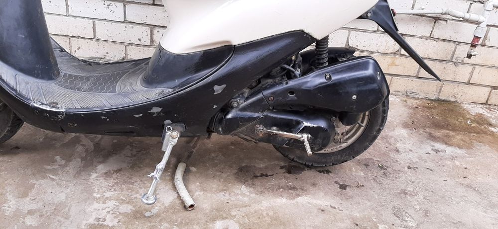 Скутер хонда цеста 34 двох тактний з номером і тех паспортом.