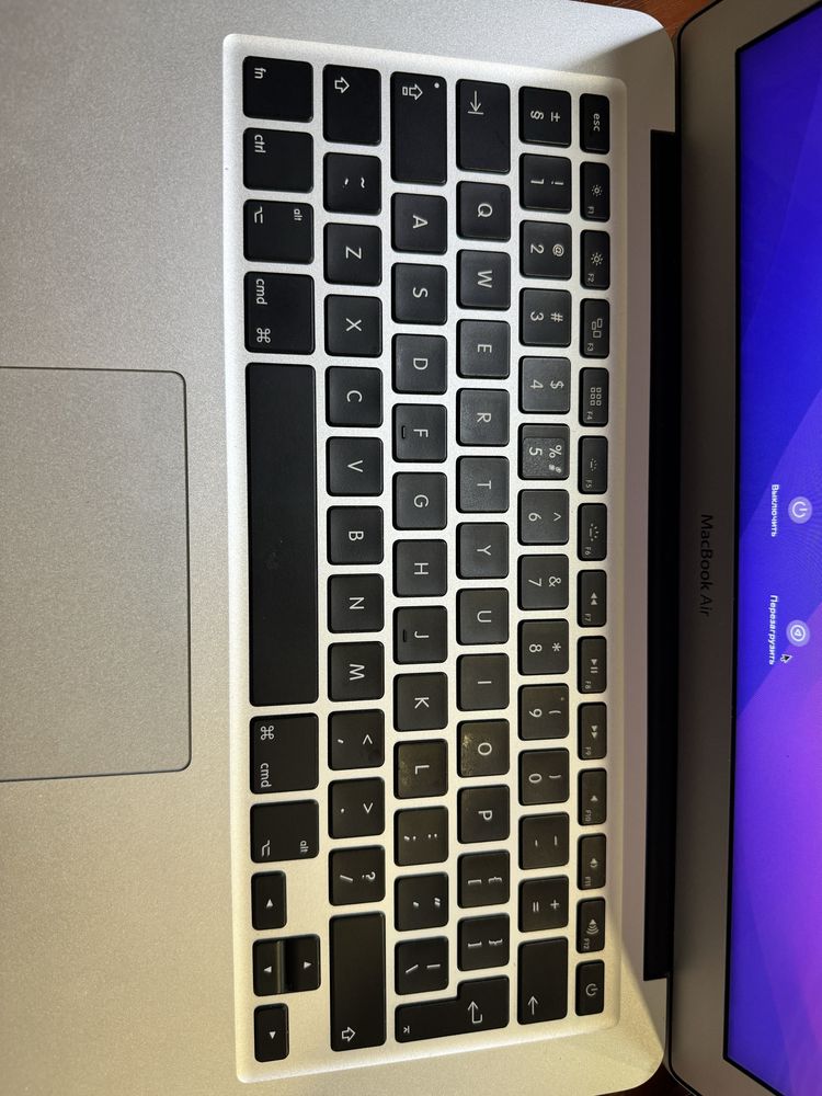 Продам Macbook Air 2015