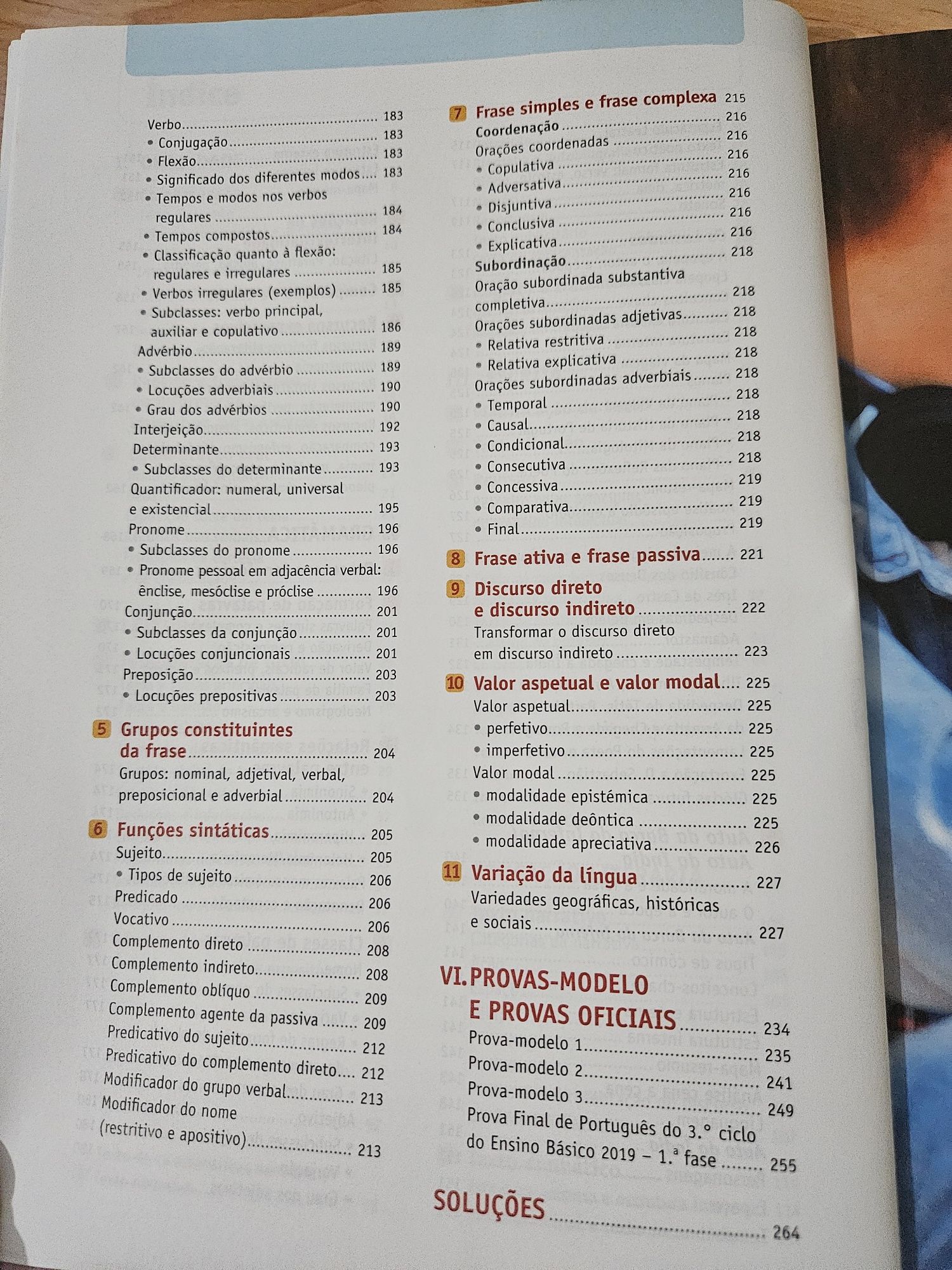 Livro de preparação exame Português 9°