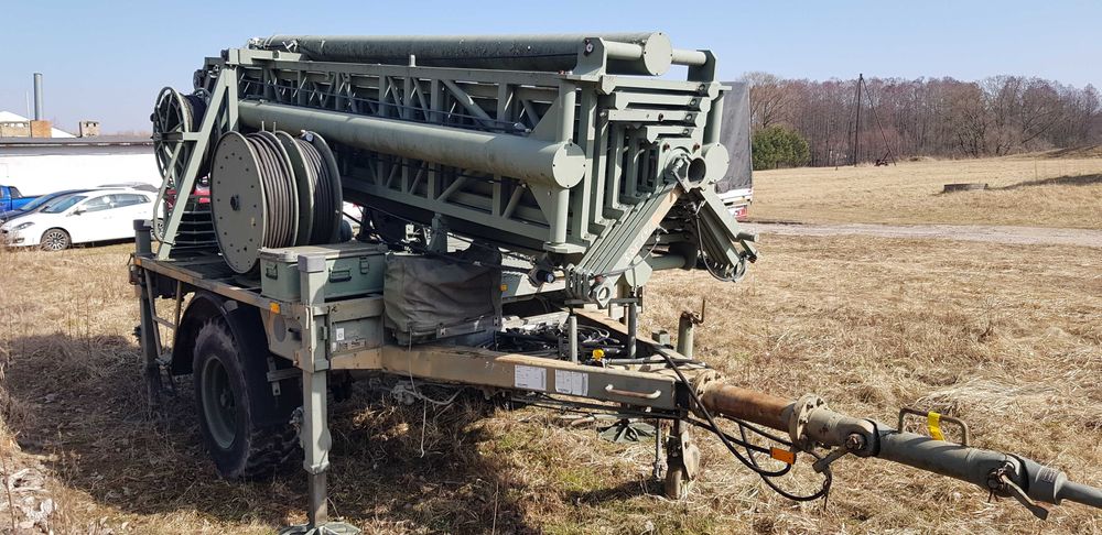 Wojskowy maszt antenowy - mobilna wieża telekomunikacyjna - h-25m