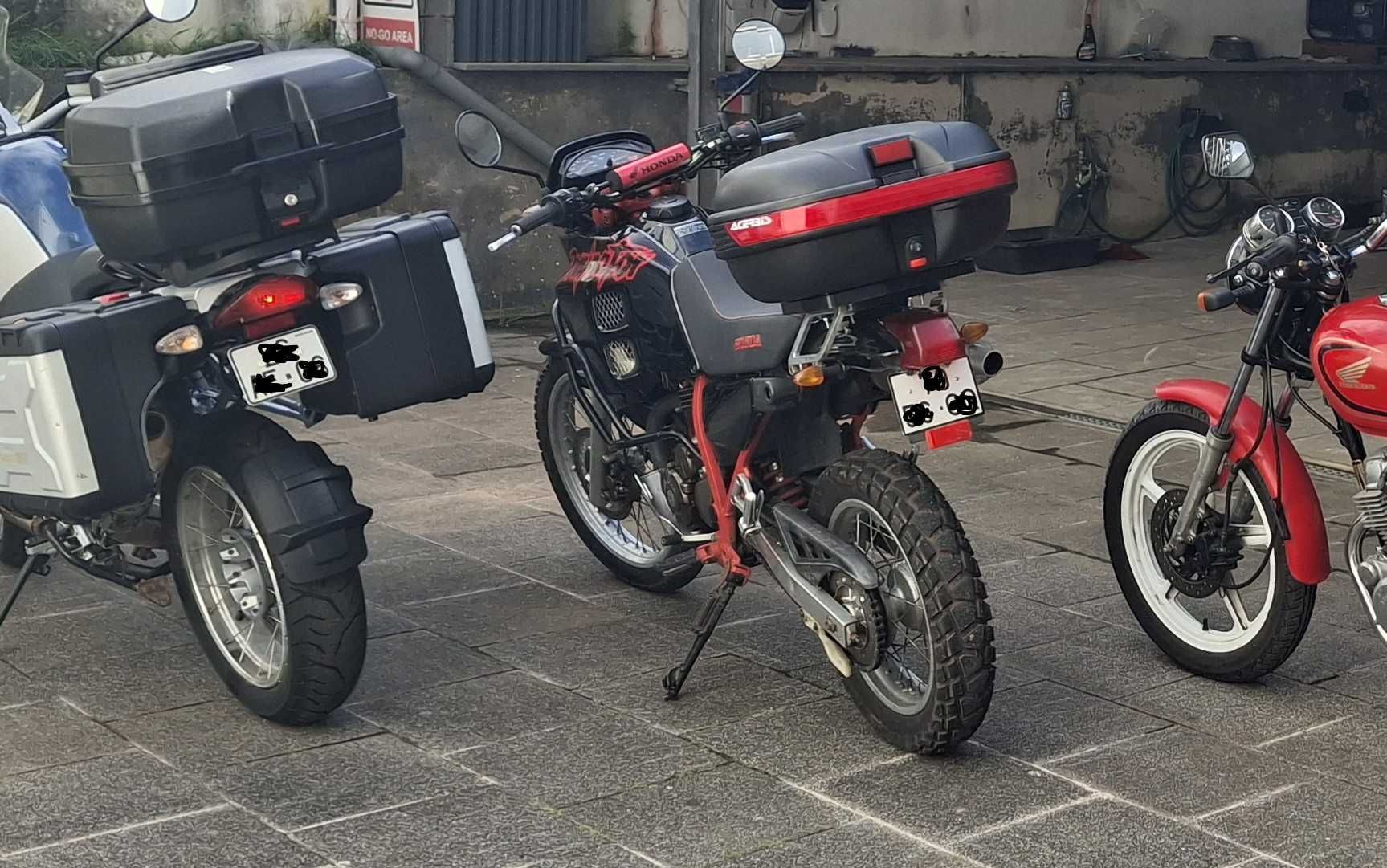 Honda NX250 dominator