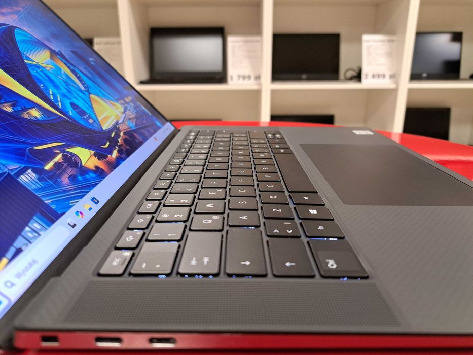 Lekka Stacja Robocza Dell Precision 5550 i9-10885h 32GB 1TB NVIDIA W11