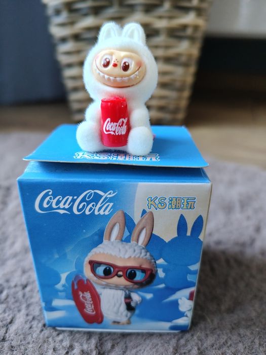 Labubu figurka z pudełkiem
