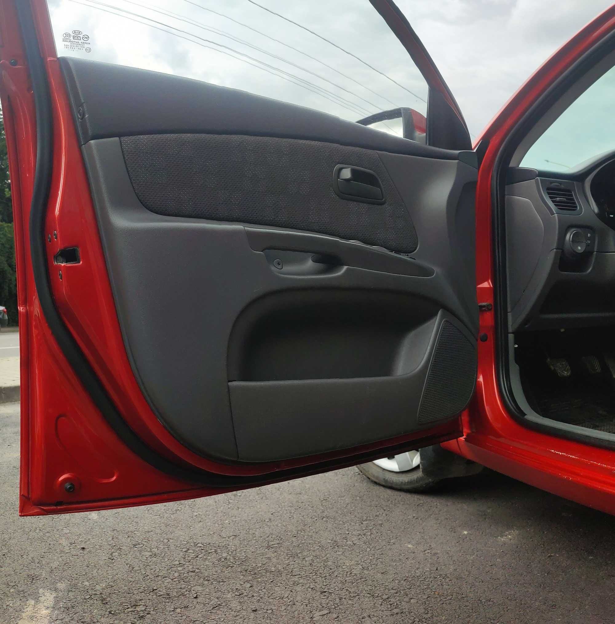 Kia rio 2009 рік