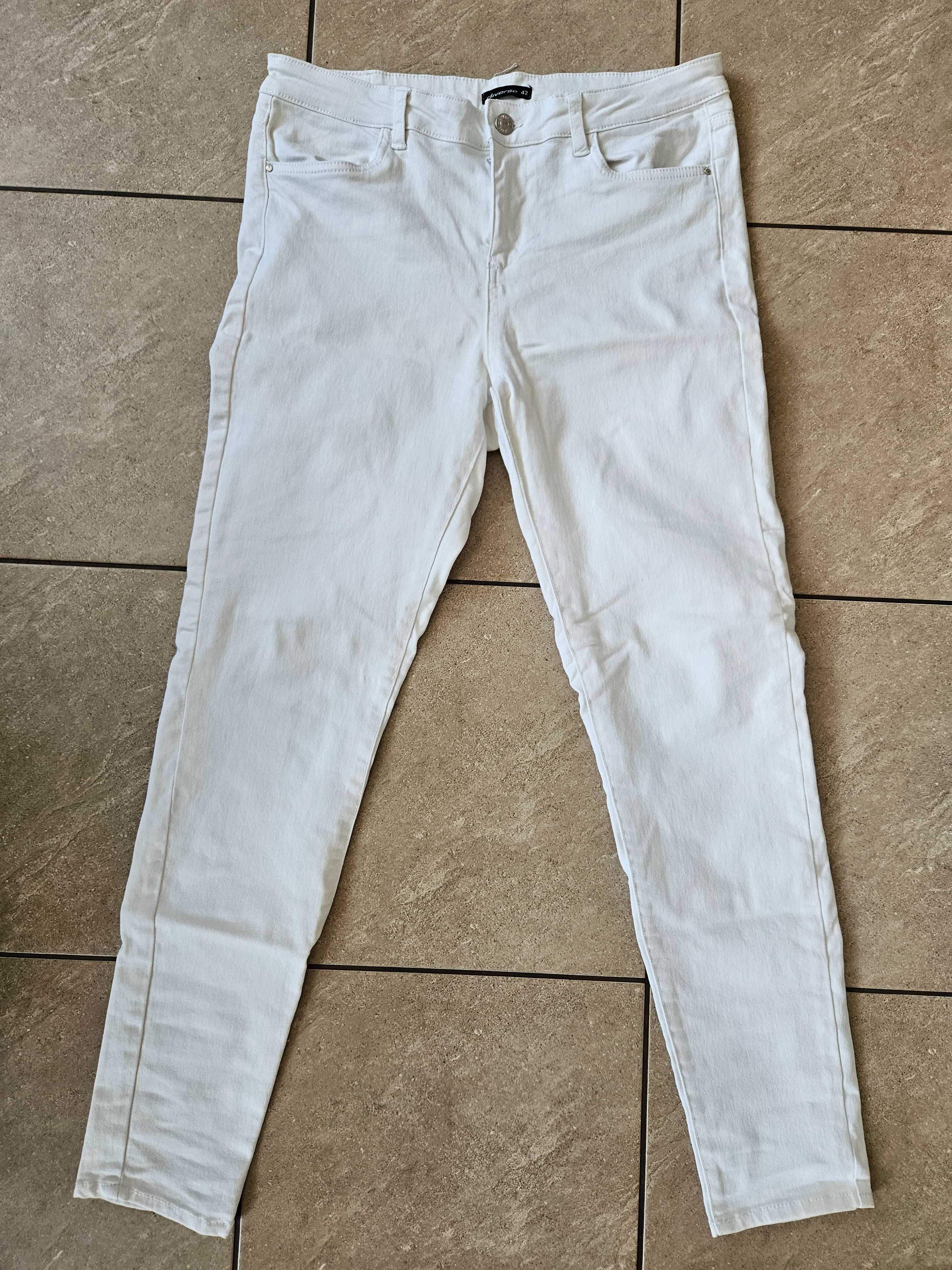 Białe Spodnie Jeansy