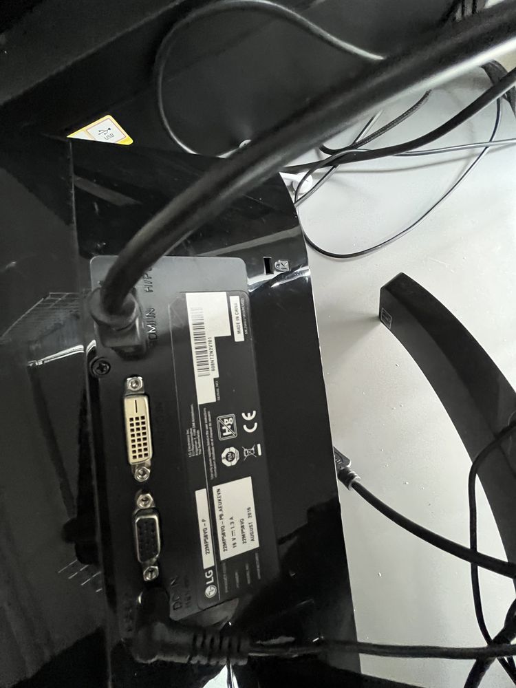 Monitor LG 22”