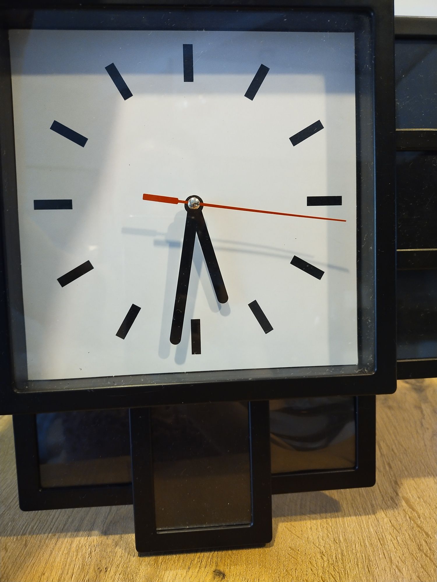 Czarny zegar 40x40 cm