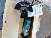 Продам болгарку Makita GA9020SF