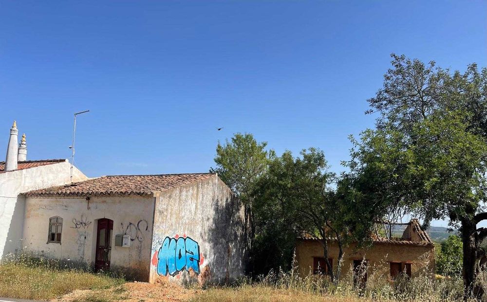 Terreno com Duas Ruínas para Desenvolvimento Messines de Baixo Algarve