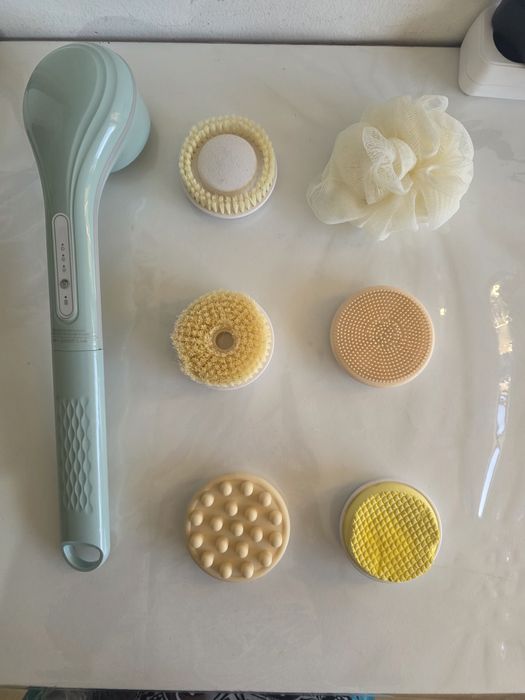 Escova de Banho Elétrica 6 em 1