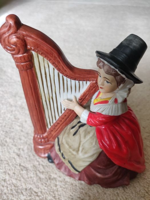 Статуэтка музыкальная