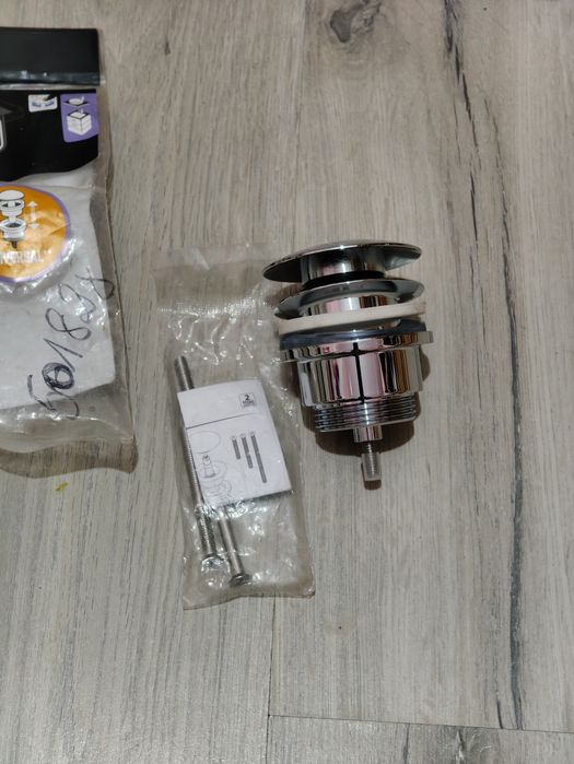 Korek spustowy klik-klak do umywalki, uniwersalny