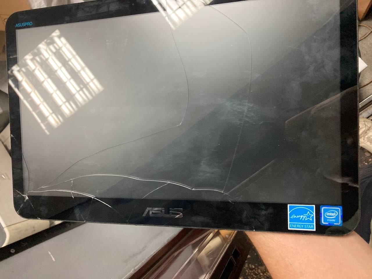 Комп'ютер Моноблок ASUS A4110 (A4110-BD033M) з розбитим екраном.