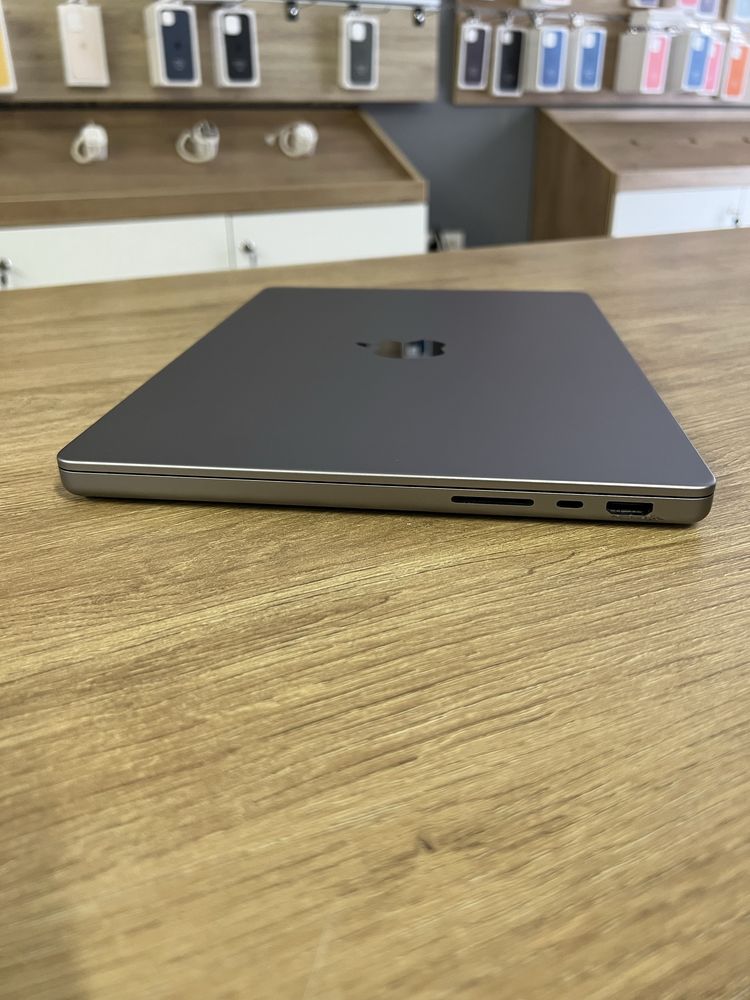 MacBook Pro 14” M1PRO/16GB/512GB Space Gray (Батарея: 90%)