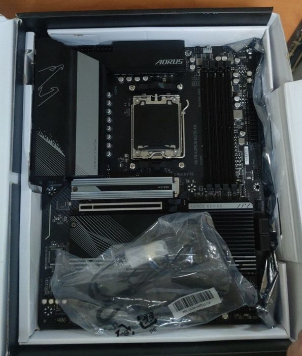 Материнська плата AORUS X670 ELITE AX WIFI/Гар 3 міс/SiliconFox