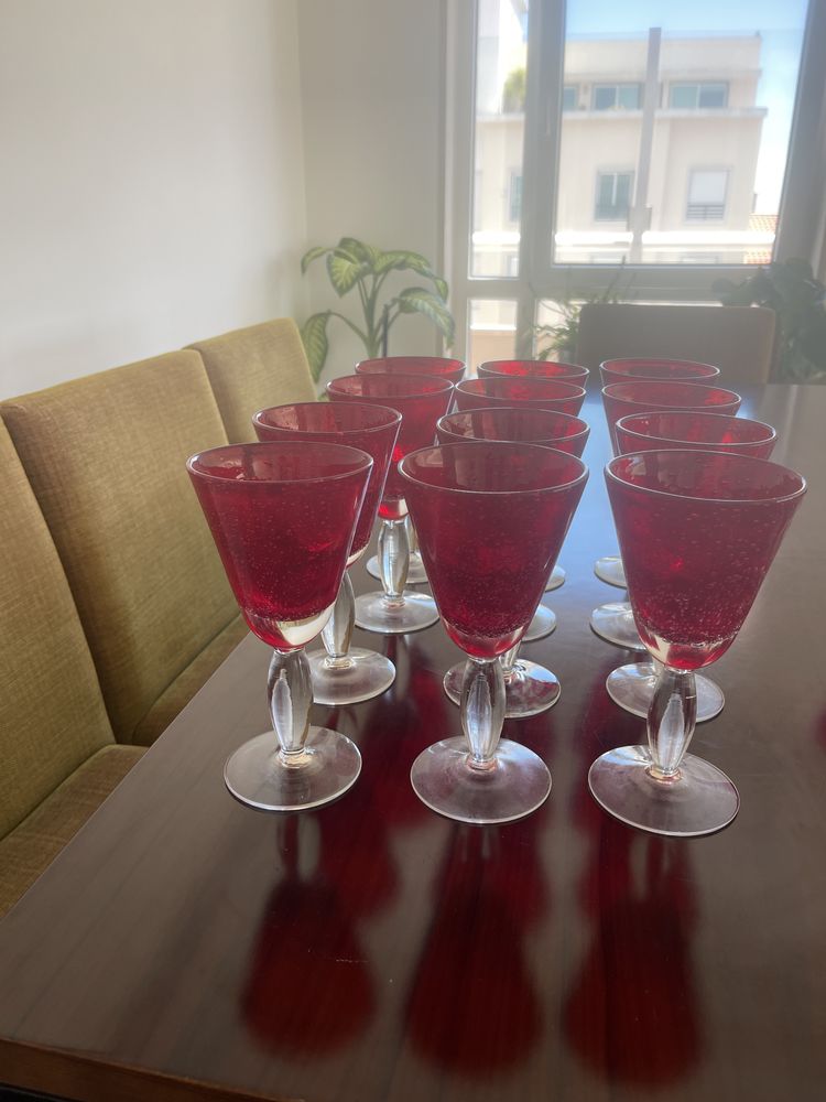 Servico de Copos de Vinho (branco e tinto), vidro vermelho