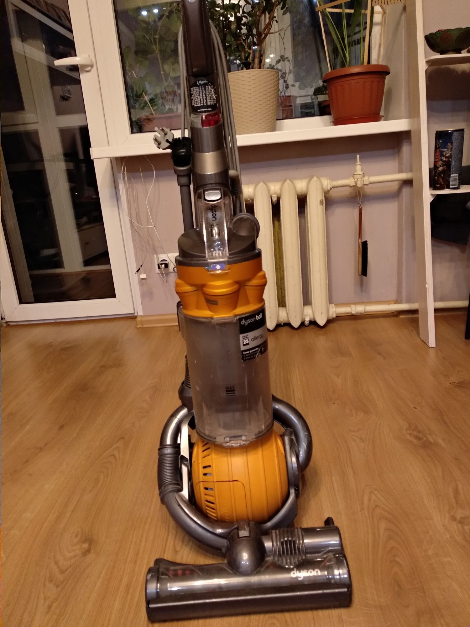 Пылесос Dyson ds25