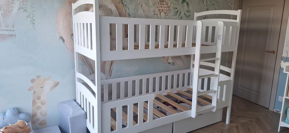 Łóżko piętrowe drewniane