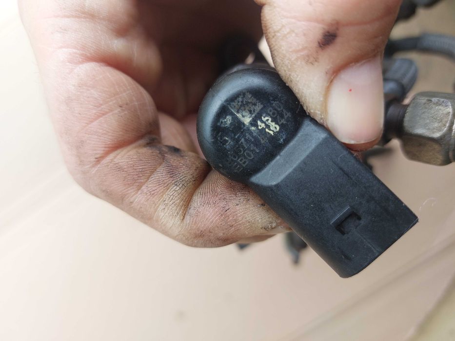 Wtryskiwacze kpl 4x Ford Mondeo mk4 S MAX Peugeot 2.0 TDCI 140km 580