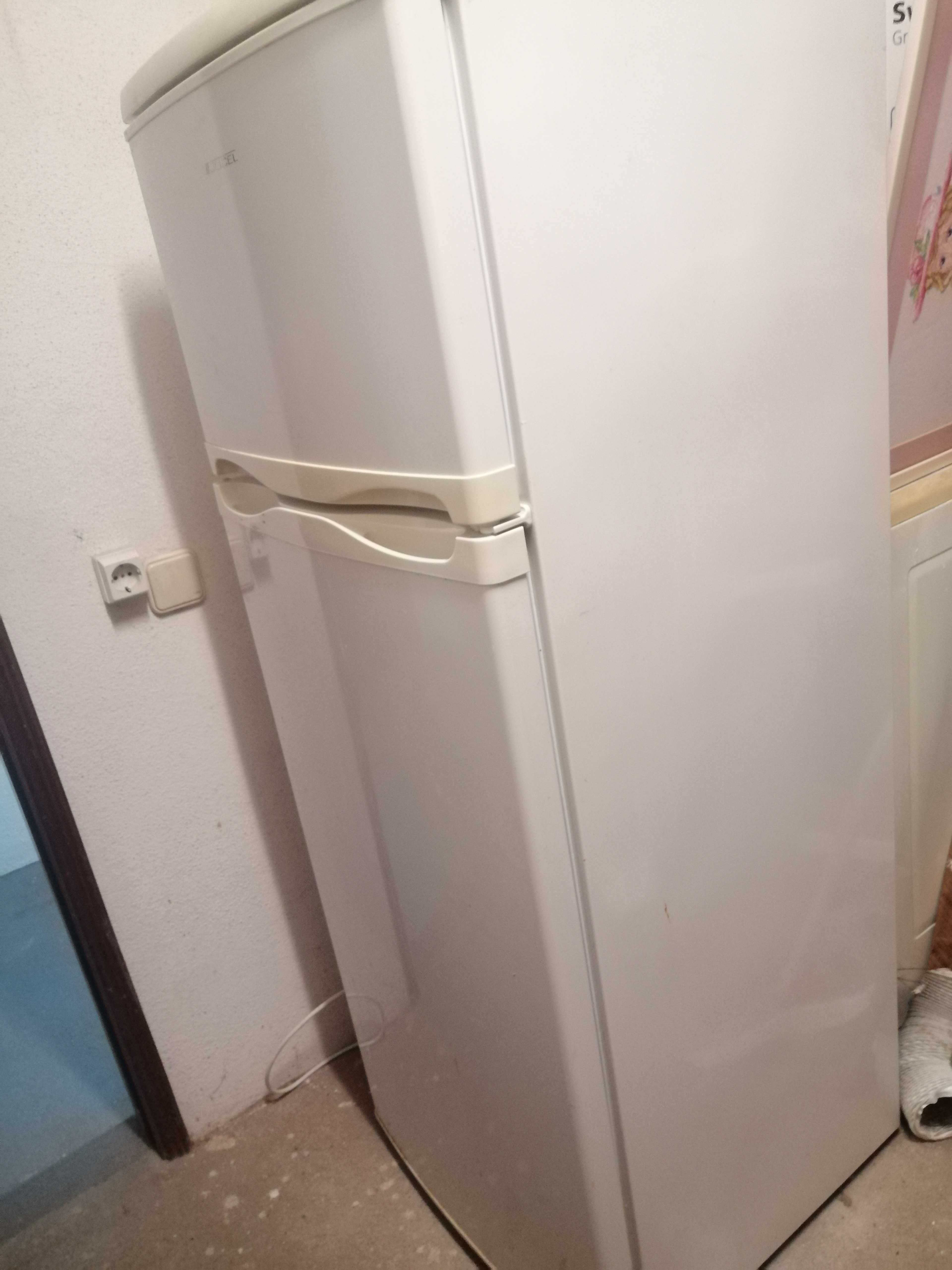 Frigorífico pouco uso
