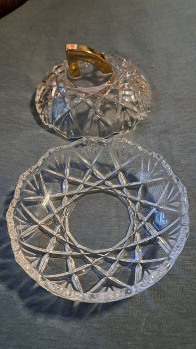 Bombonierka kryształowa.